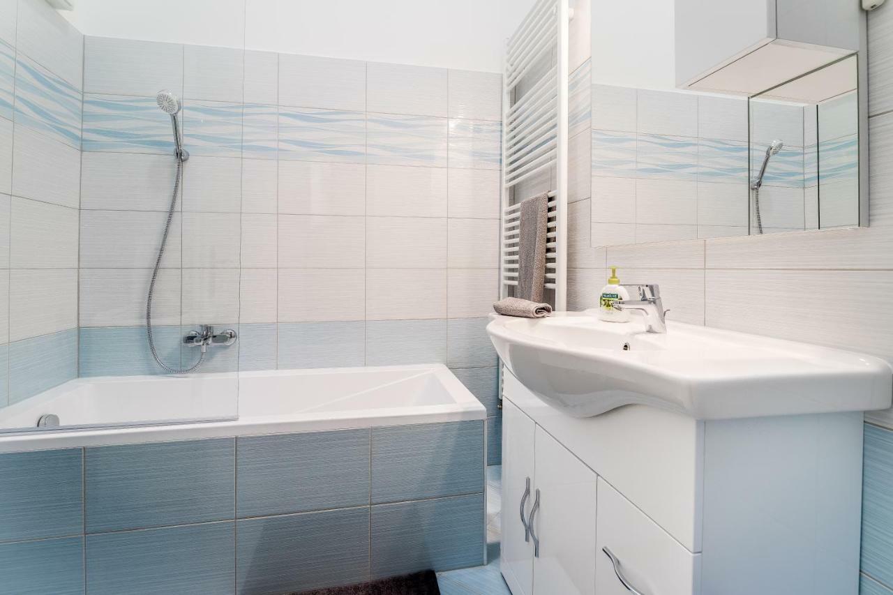 Bpr Turquoise Simplicity Apartment Budapest Eksteriør bilde