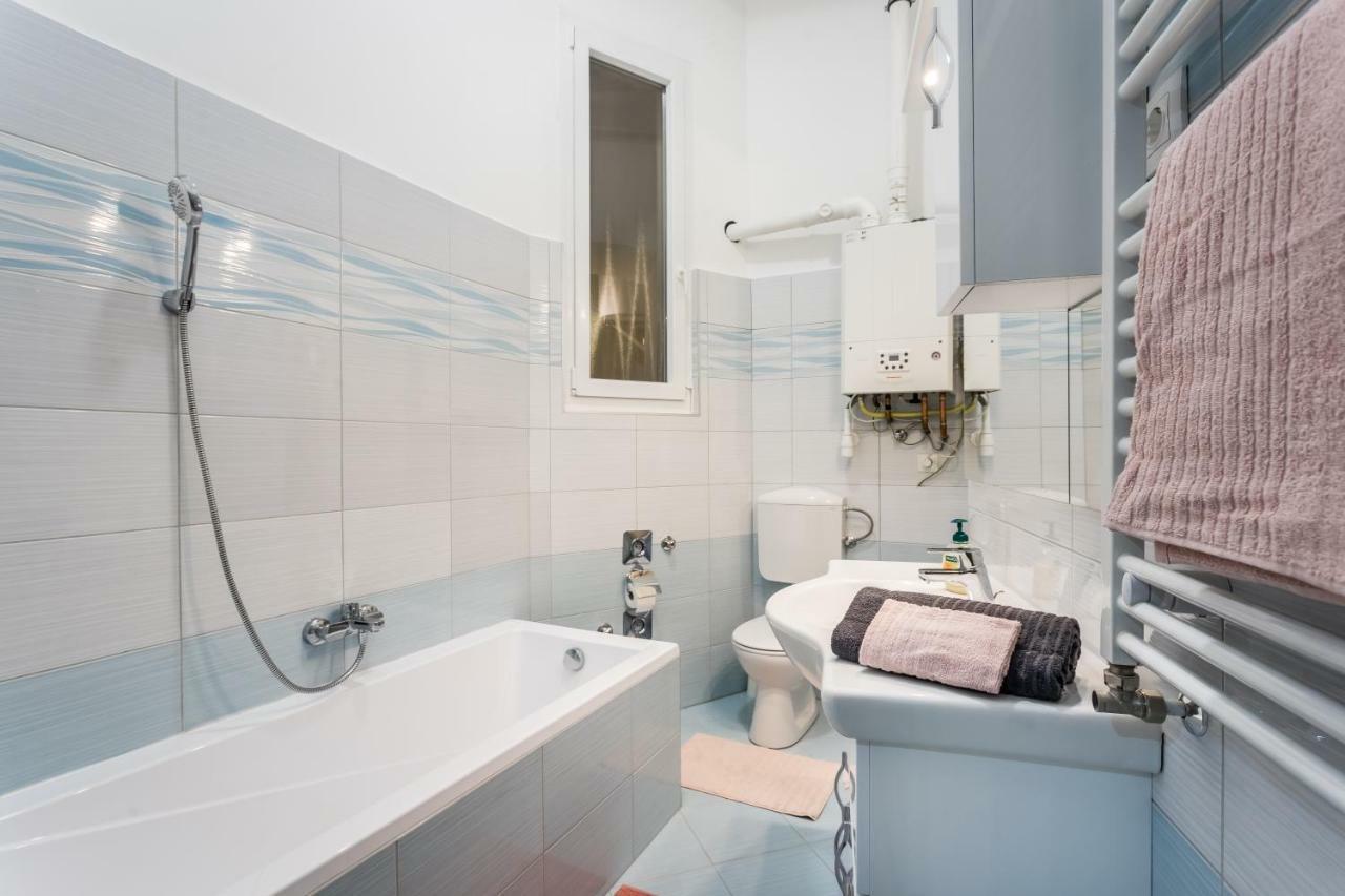 Bpr Turquoise Simplicity Apartment Budapest Eksteriør bilde